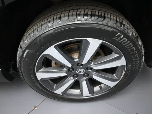Used 2023 Honda Pilot Touring image 15