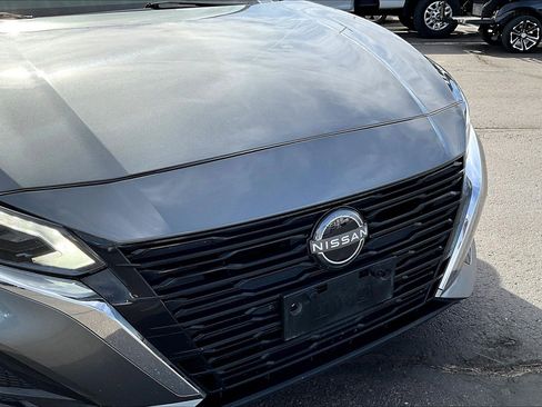 Used 2024 Nissan Altima 2.5 SV image 32