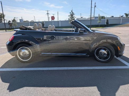 Used 2013 Volkswagen Beetle 2.5 image 9