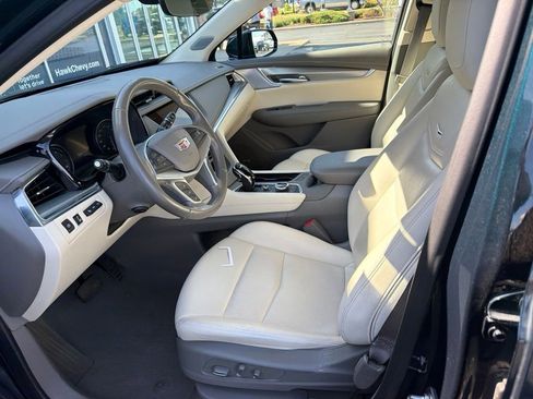 Used 2024 Cadillac XT5 Premium Luxury w/ Technology Package FWD image 5