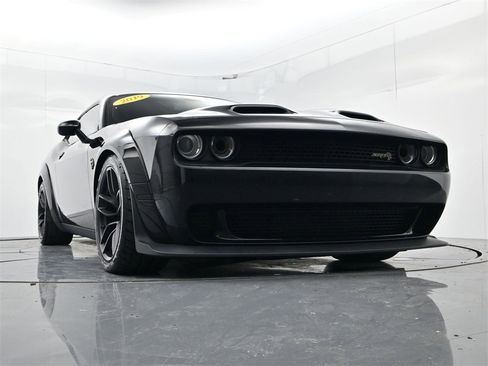 Used 2019 Dodge Challenger SRT Hellcat w/ Widebody Package image 33