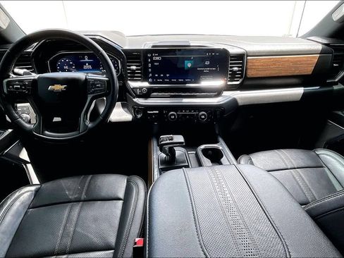 Used 2023 Chevrolet Silverado 1500 High Country w/ High Country Premium Package AWD/4WD image 18