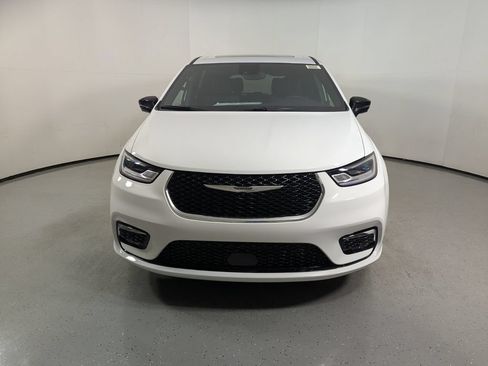 New 2026 Chrysler Pacifica Select FWD image 2
