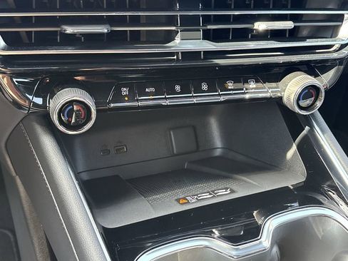 New 2026 Chevrolet Traverse Z71 w/ Enhanced Driving Package image 19