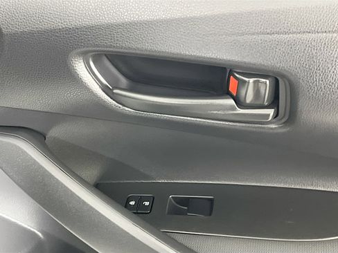 Used 2025 Toyota Corolla LE image 31