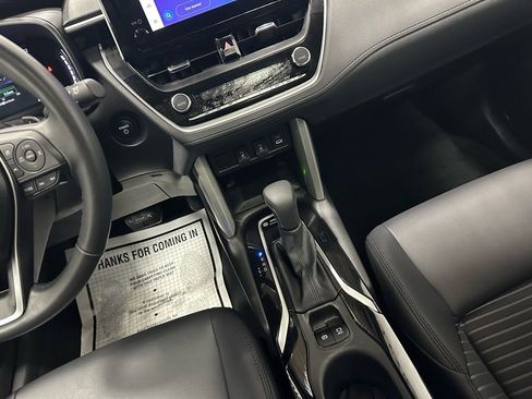 Used 2025 Toyota Corolla Cross AWD Hybrid w/ Convenience Package image 40