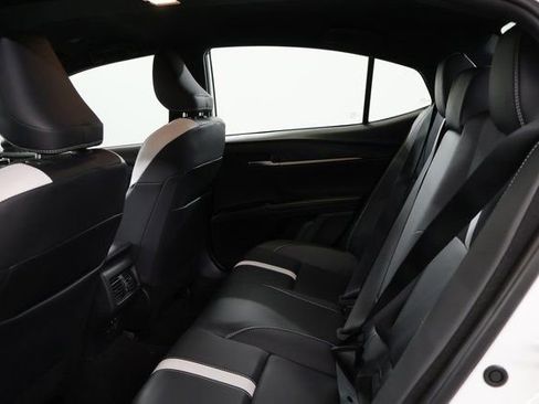 Used 2025 Toyota Camry SE image 31