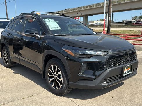 New 2026 Toyota Corolla Cross SE image 3