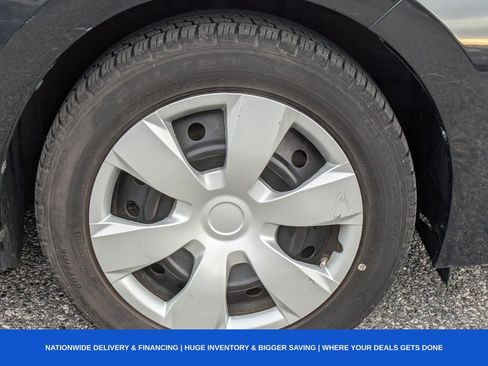 Used 2017 Toyota Corolla L image 12