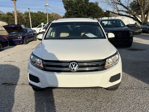 Used 2016 Volkswagen Tiguan S image 8