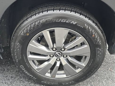 Used 2025 Nissan Pathfinder SV image 8