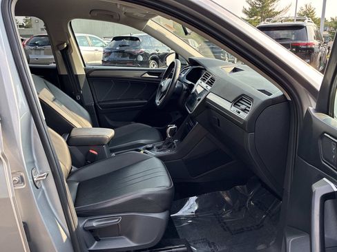 Used 2022 Volkswagen Tiguan SE AWD/4WD image 11