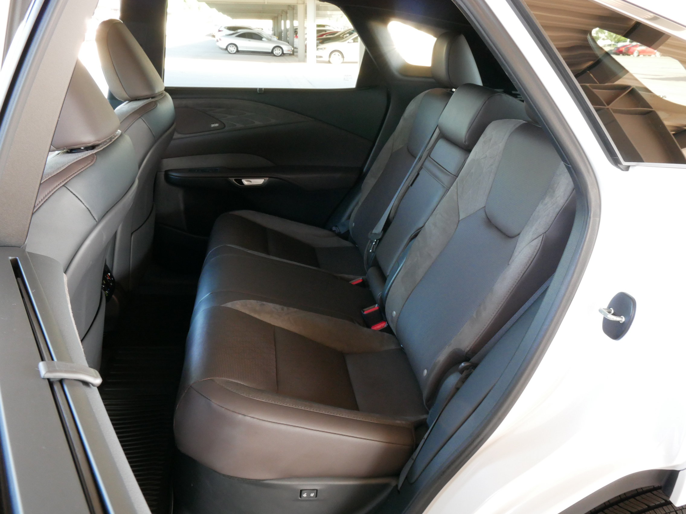 Certified 2024 Lexus RX 350 FWD w/ Convenience Package image 22