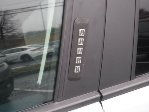 Used 2022 Ford Maverick XLT image 6