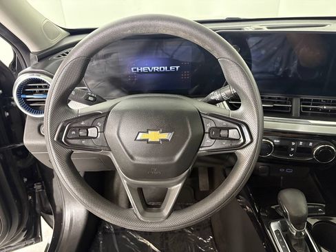 Used 2024 Chevrolet Trax LT FWD image 27