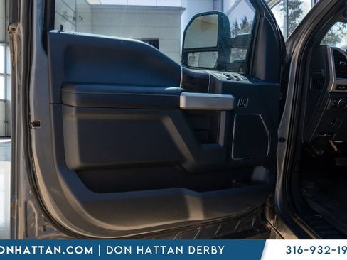 Used 2022 Ford F250 Lariat w/ Lariat Value Package AWD/4WD image 16