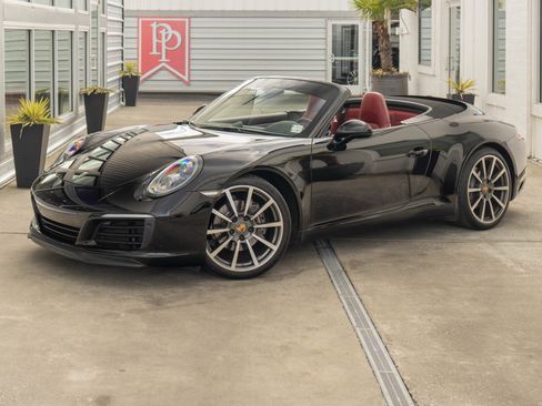 Used 2017 Porsche 911 Carrera image 2
