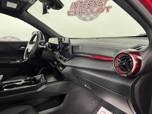 Used 2025 Chevrolet Equinox RS w/ Safety and Technology Package image 12