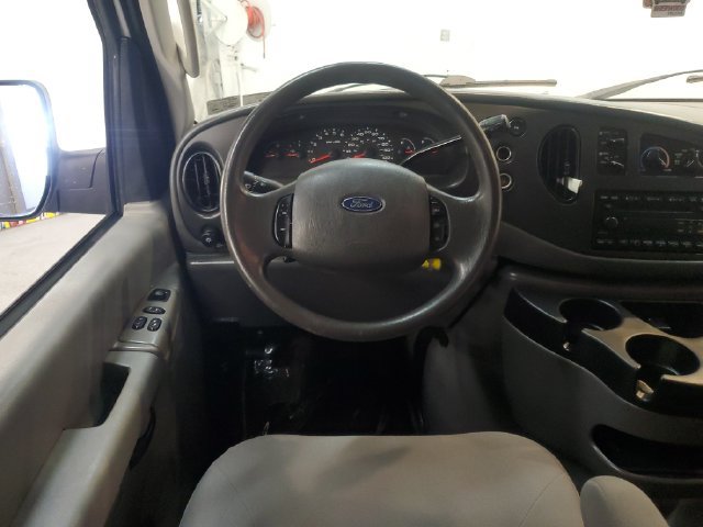 Used 2008 Ford E-350 and Econoline 350 XLT RWD image 13
