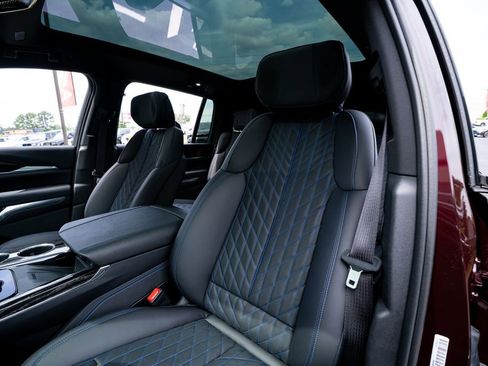 Used 2025 Cadillac Escalade IQ Sport 1 AWD/4WD image 28