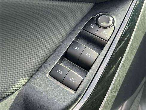 Used 2026 Chevrolet Equinox LT w/ Convenience Package II image 18