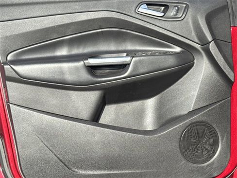 Used 2019 Ford Escape SEL image 10