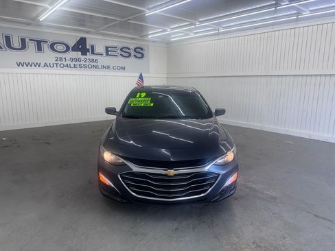 Used 2019 Chevrolet Malibu LS image 2