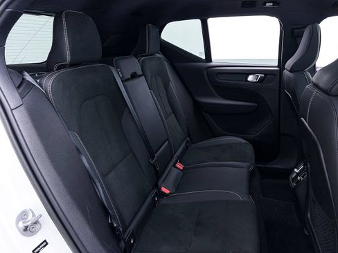 Used 2023 Volvo XC40 Recharge Plus AWD/4WD image 37