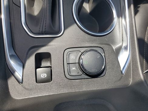 Used 2022 Chevrolet Traverse LT image 28