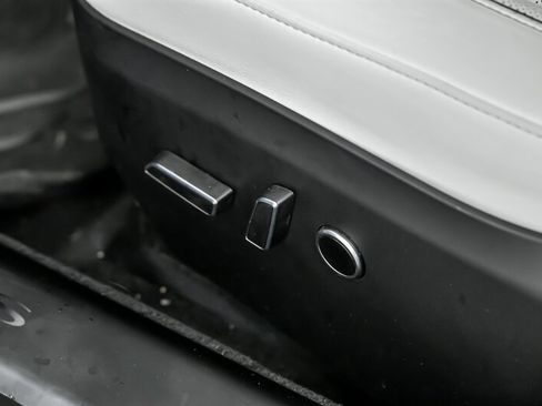 Used 2022 Tesla Model S Plaid image 24