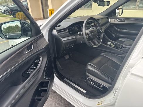 Used 2021 Jeep Grand Cherokee L Overland w/ Luxury Tech Group IV AWD/4WD image 30
