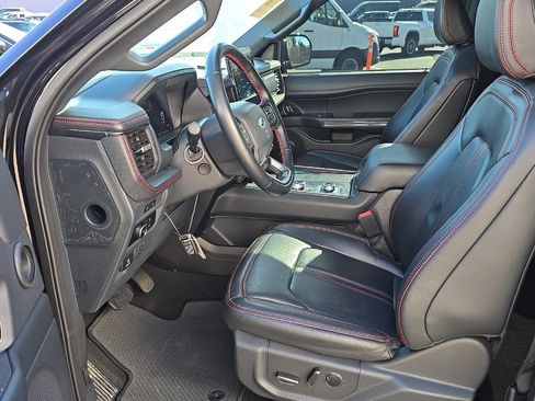 Used 2023 Ford Expedition Limited AWD/4WD image 5