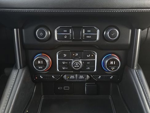 Used 2023 Chevrolet Tahoe Z71 image 4