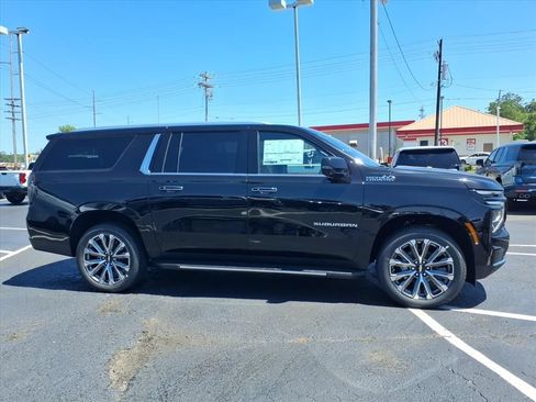 New 2026 Chevrolet Suburban High Country w/ Sun And Tow Package AWD/4WD image 2