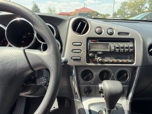 Used 2007 Pontiac Vibe w/ Sun And Sound Package FWD image 11