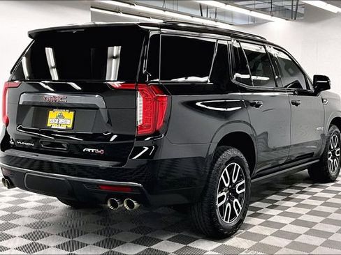 Used 2023 GMC Yukon AT4 w/ Technology Package AWD/4WD image 12