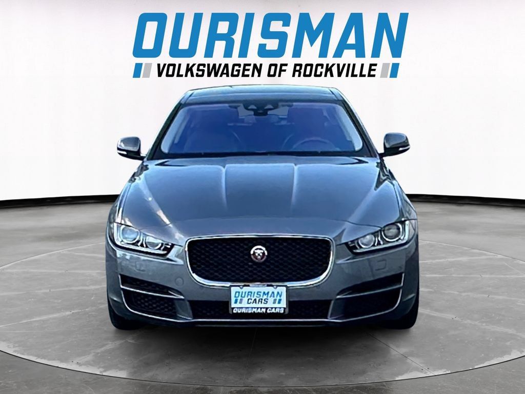 Used 2018 Jaguar XE Premium AWD/4WD image 8