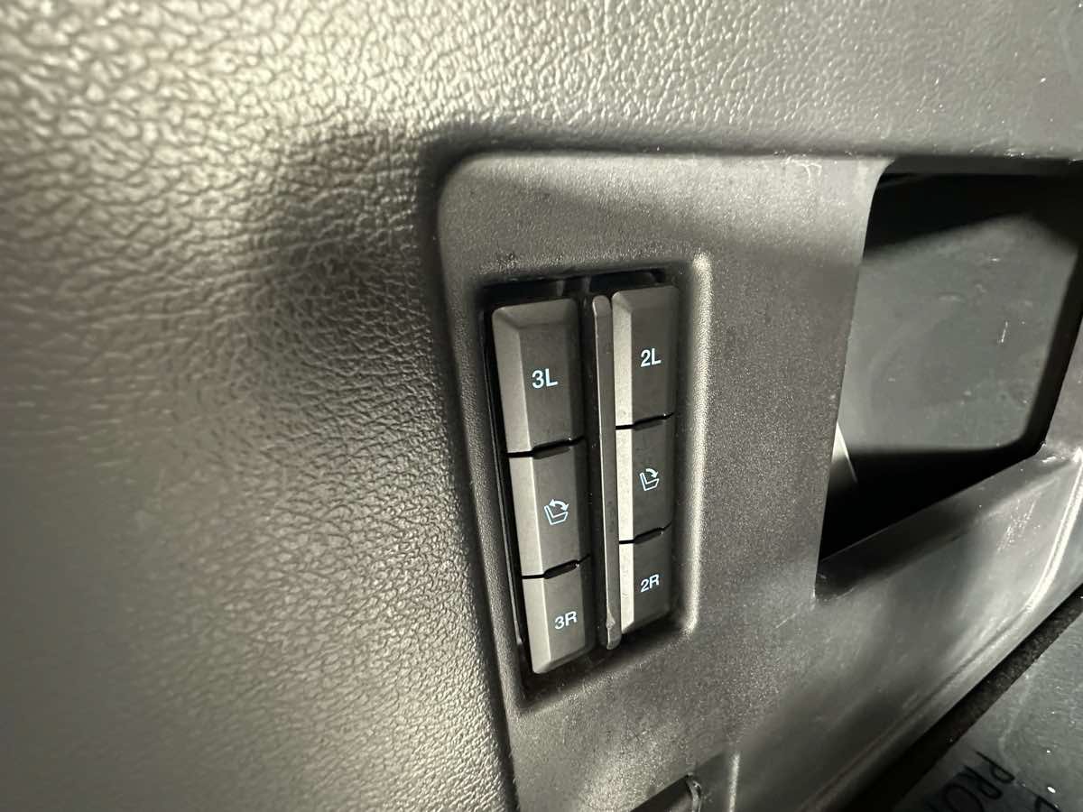 Used 2023 Ford Expedition Limited AWD/4WD image 22