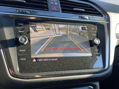 Certified 2021 Volkswagen Tiguan SE R-Line image 30