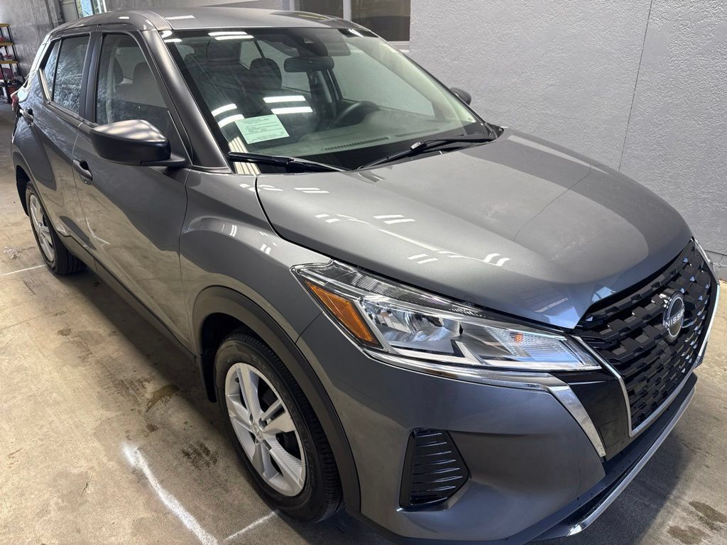 Used 2025 Nissan Kicks Play S FWD image 6