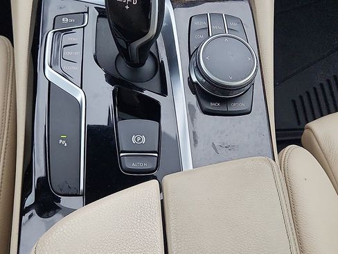 Used 2019 BMW 530i xDrive w/ Convenience Package image 20