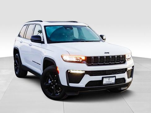 New 2026 Jeep Grand Cherokee Limited w/ Limited Altitude Package AWD/4WD image 2