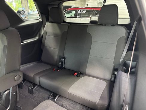 Used 2023 Chevrolet Traverse LT AWD/4WD image 37