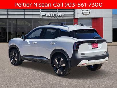 New 2025 Nissan Kicks SR w/ Illumination Package