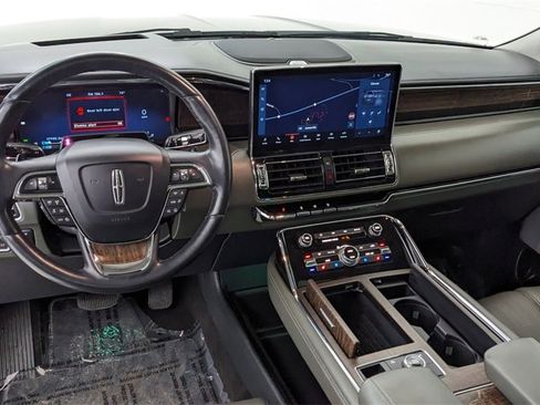 Used 2023 Lincoln Navigator Black Label image 4