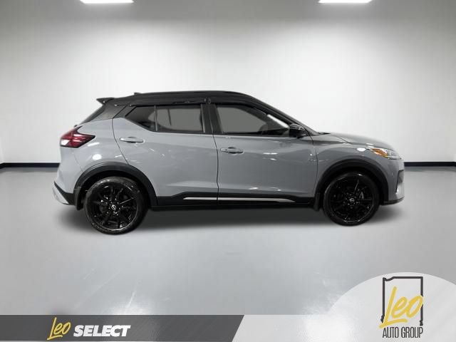 Used 2023 Nissan Kicks SR w/ SR Premium Package FWD image 5