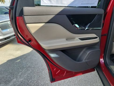 Certified 2023 Lincoln Corsair FWD image 14