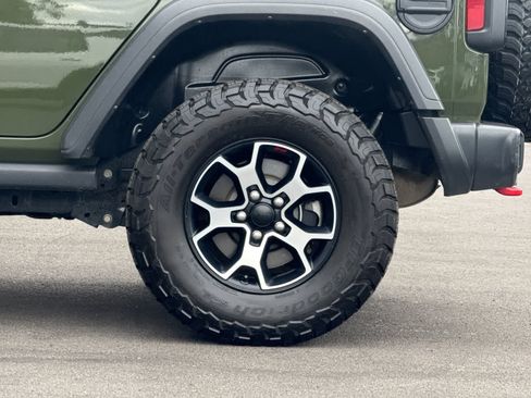 Used 2021 Jeep Wrangler Unlimited Rubicon w/ Dual Top Group AWD/4WD image 27
