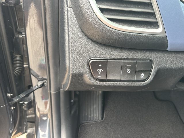Used 2025 Kia Seltos S FWD image 22