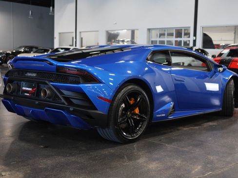 Used 2020 Lamborghini Huracan EVO RWD image 6